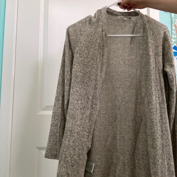 Cardigan - Picture 2 of 5